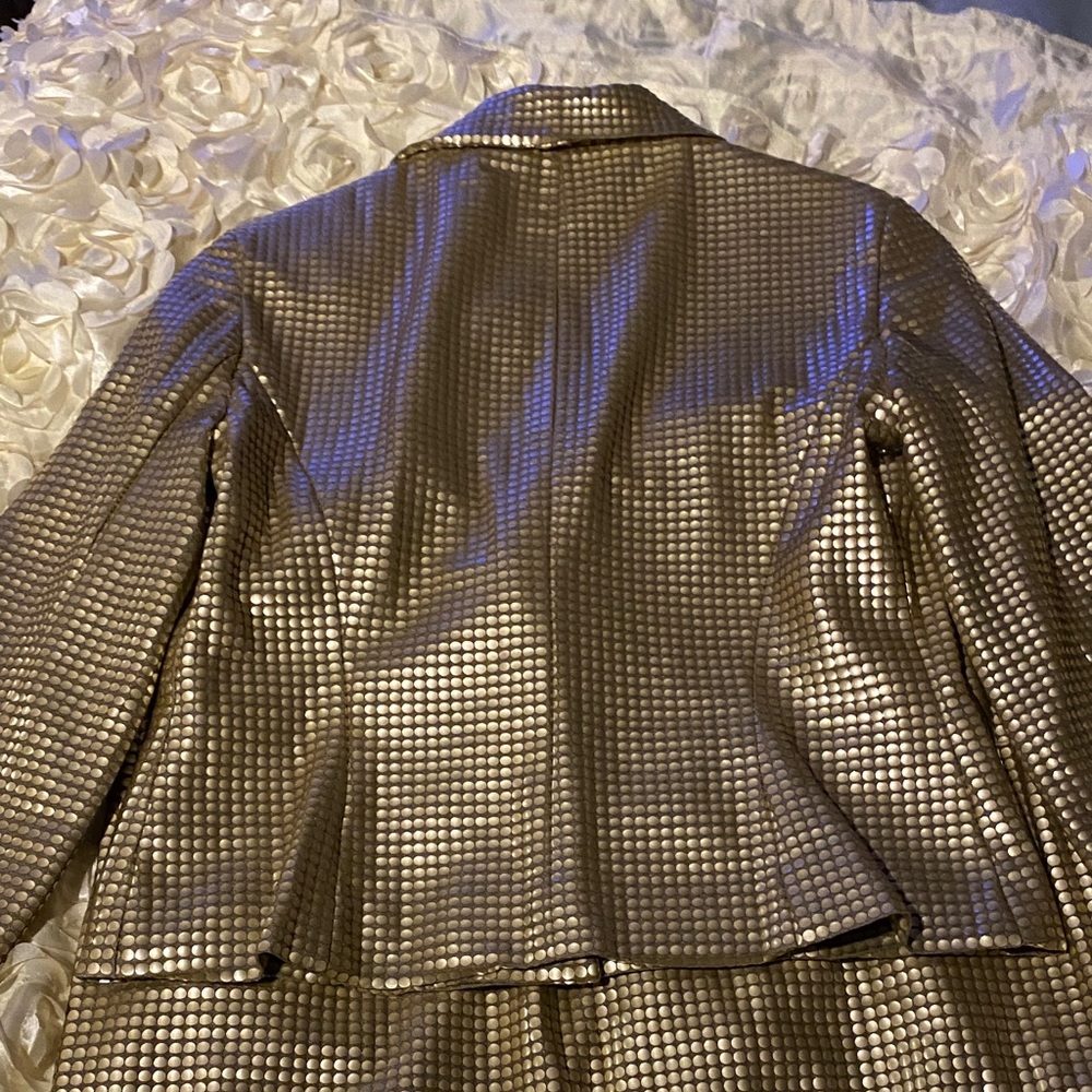 Alberto Makali Gold Blazer & Skirt - Picture 5 of 9